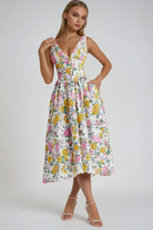Damen Blumen V-Ausschnitt Ärmelloses Hochzeitsgast Kleid | Midi-Women Dress-Kremer Mode